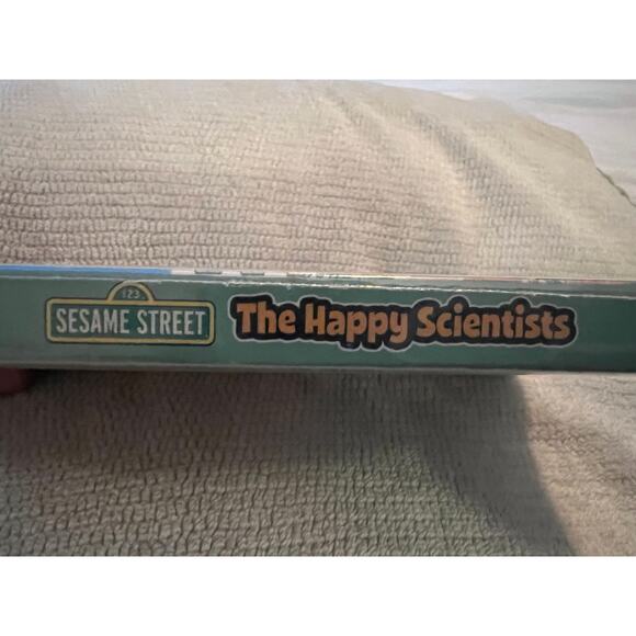 NEW VTech VReader Sesame Street Happy Scientist - Picture 7 of 8